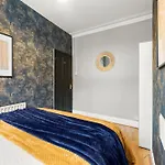 Exquisite 4 Bed In - Sleeps 10 *