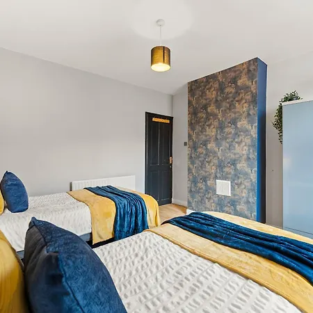 Exquisite 4 Bed In - Sleeps 10