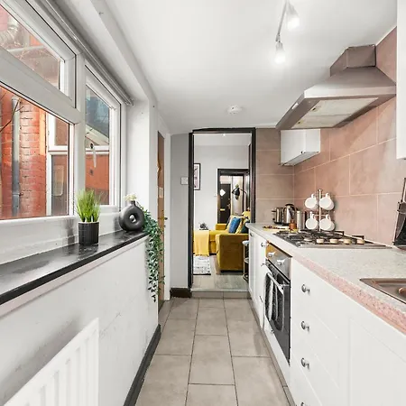 Exquisite 4 Bed In - Sleeps 10 Casa de Férias Leeds (West Yorkshire)