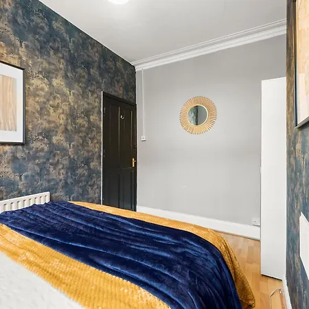 Exquisite 4 Bed In - Sleeps 10 *