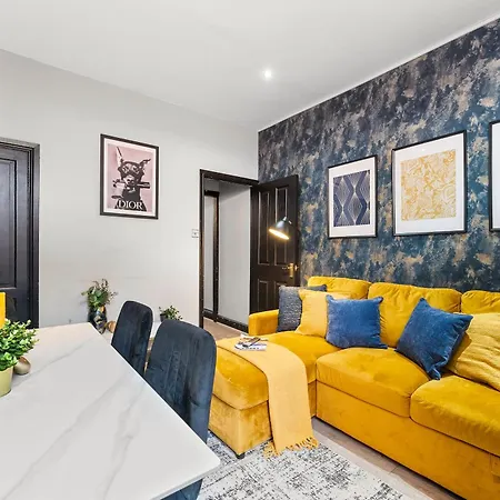 Exquisite 4 Bed In - Sleeps 10