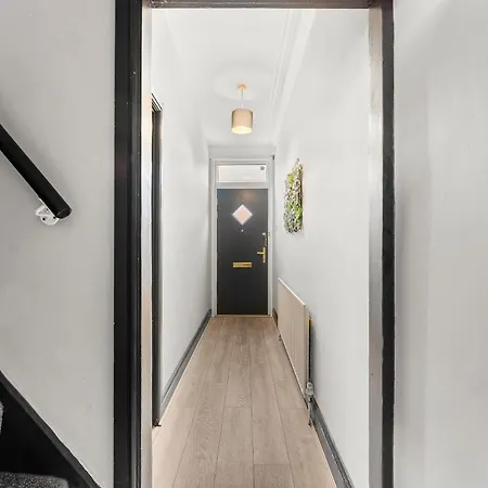 Exquisite 4 Bed In - Sleeps 10 Vakantiehuis *