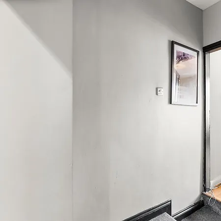 Exquisite 4 Bed In - Sleeps 10 *