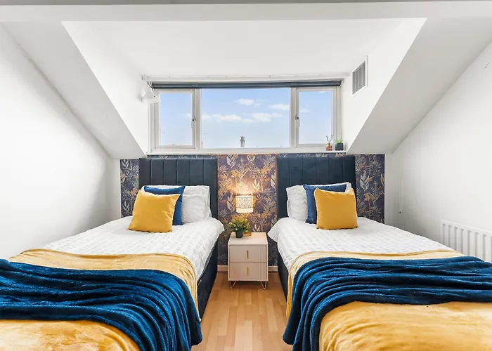 Exquisite 4 Bed In - Sleeps 10