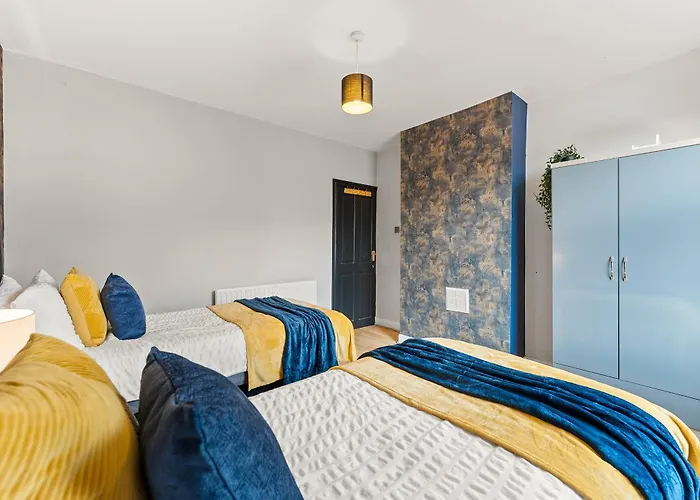 Exquisite 4 Bed In - Sleeps 10