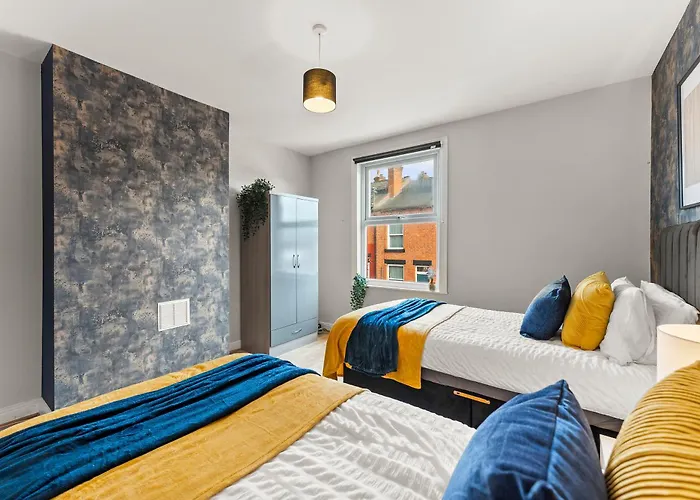 Exquisite 4 Bed In - Sleeps 10 Leeds (West Yorkshire)