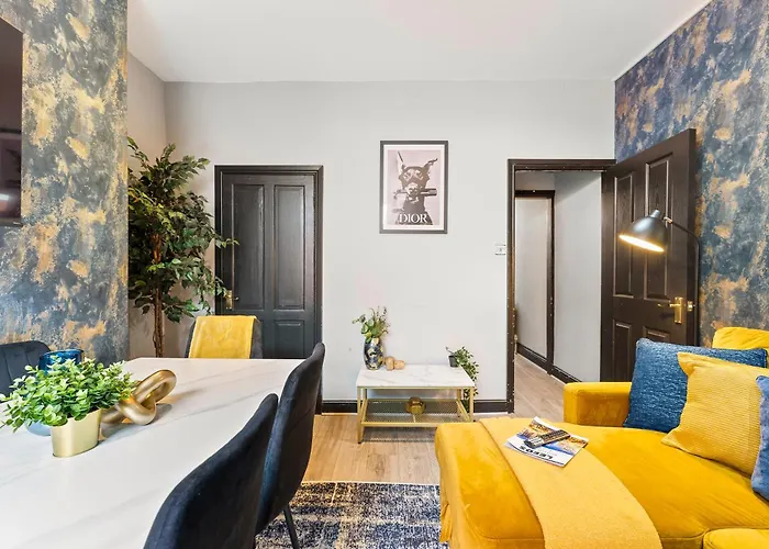 Exquisite 4 Bed In - Sleeps 10 *