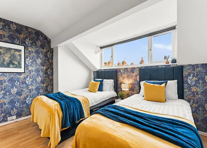 Vakantiehuis Exquisite 4 Bed In - Sleeps 10