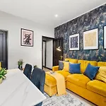 Exquisite 4 Bed In - Sleeps 10